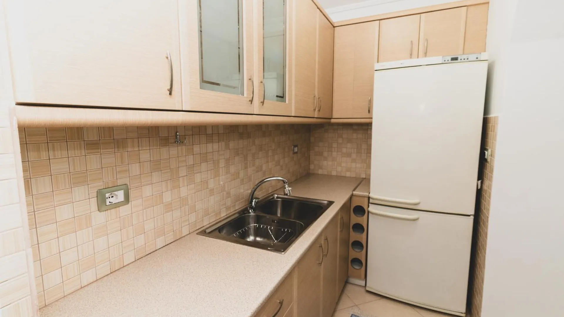 Enzo Apartment Sarande