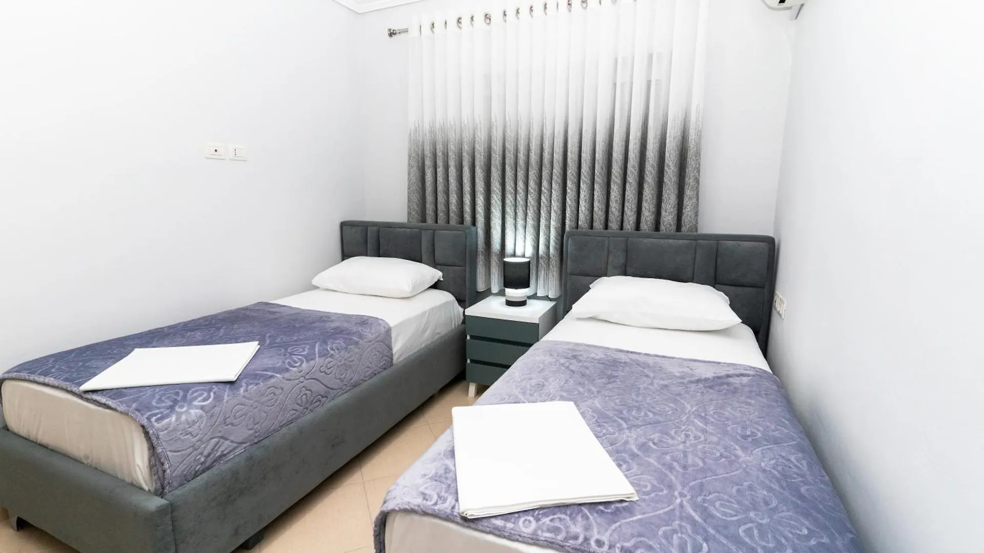 Enzo Apartment Sarande
