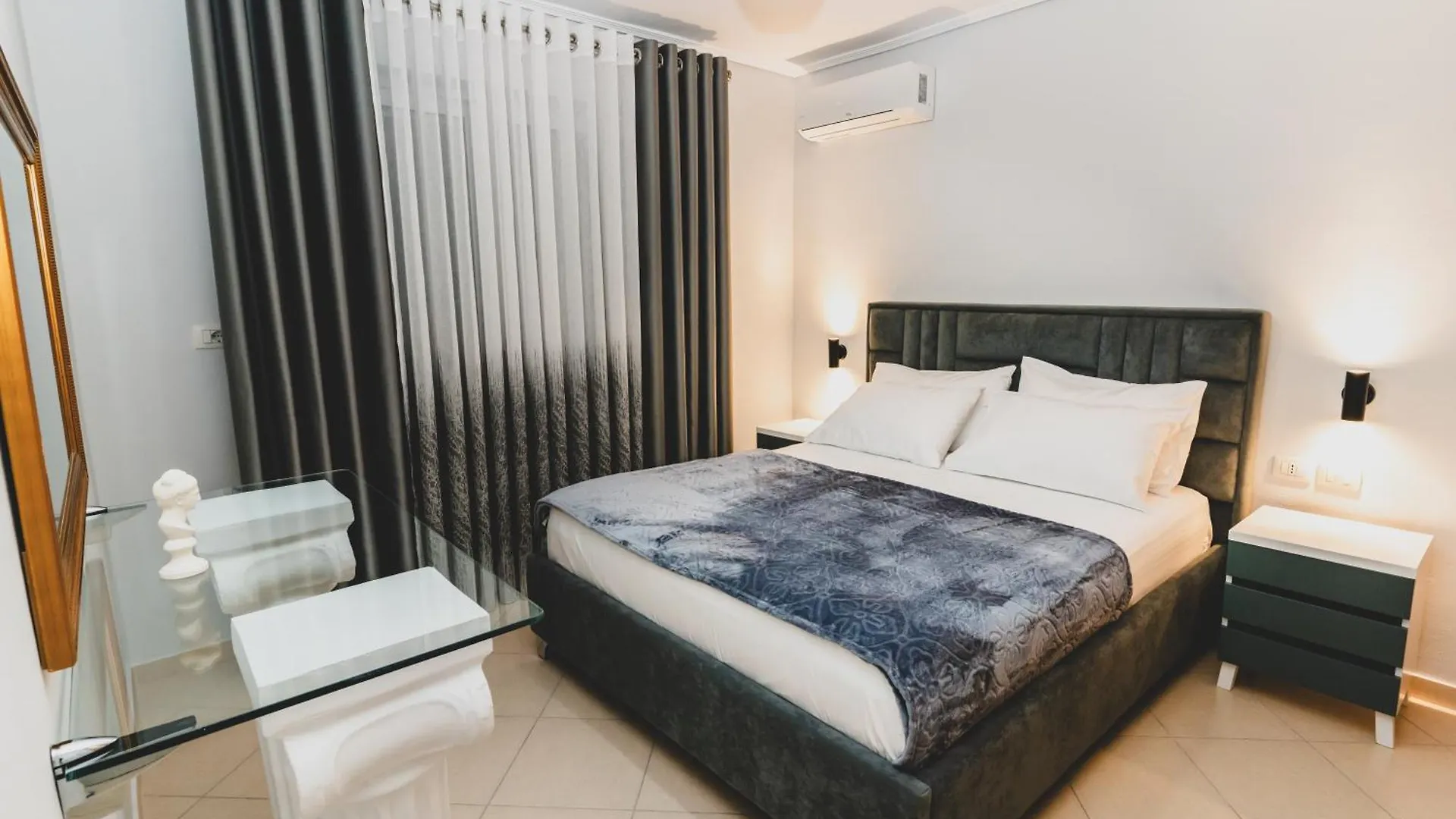 Enzo Apartment Sarande